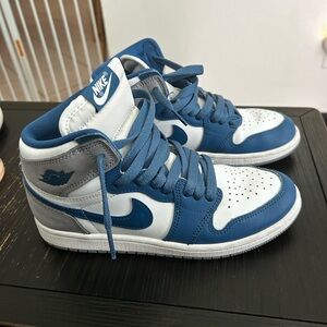 Jordan 1 size 3Y